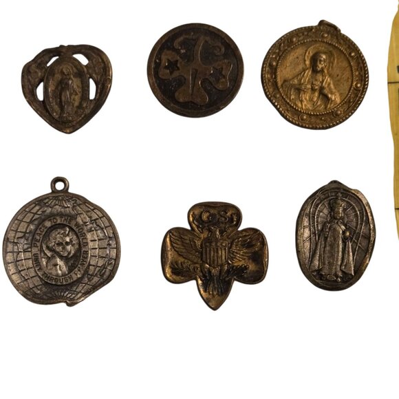 Vintage Religious Medals Pendants Lot Of 9 Jesus Mary Saints Prayer Tokens Etc - Picture 2 of 14